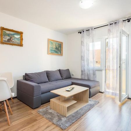 Sunny Apartment Ili Near Amfiteatar Pula Exterior foto