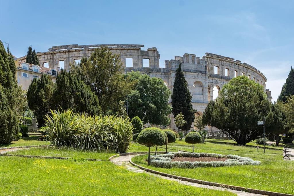 Sunny Apartment Ili Near Amfiteatar Pula Exterior foto