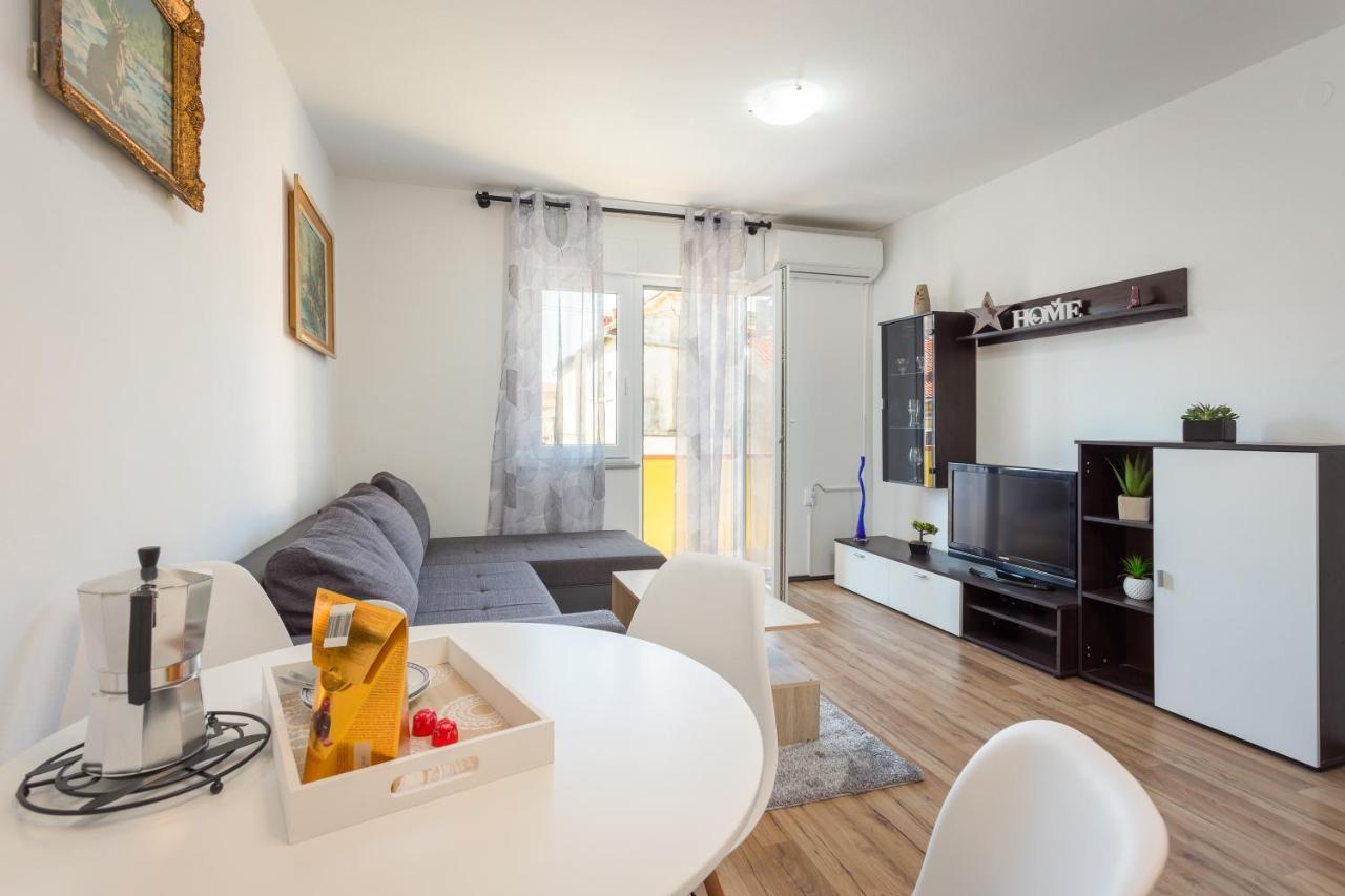 Sunny Apartment Ili Near Amfiteatar Pula Exterior foto