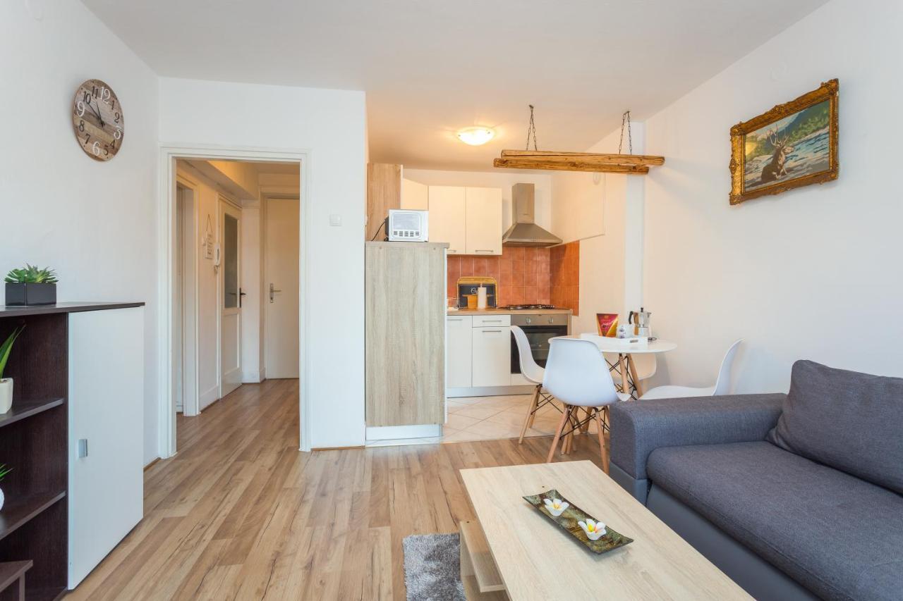 Sunny Apartment Ili Near Amfiteatar Pula Exterior foto