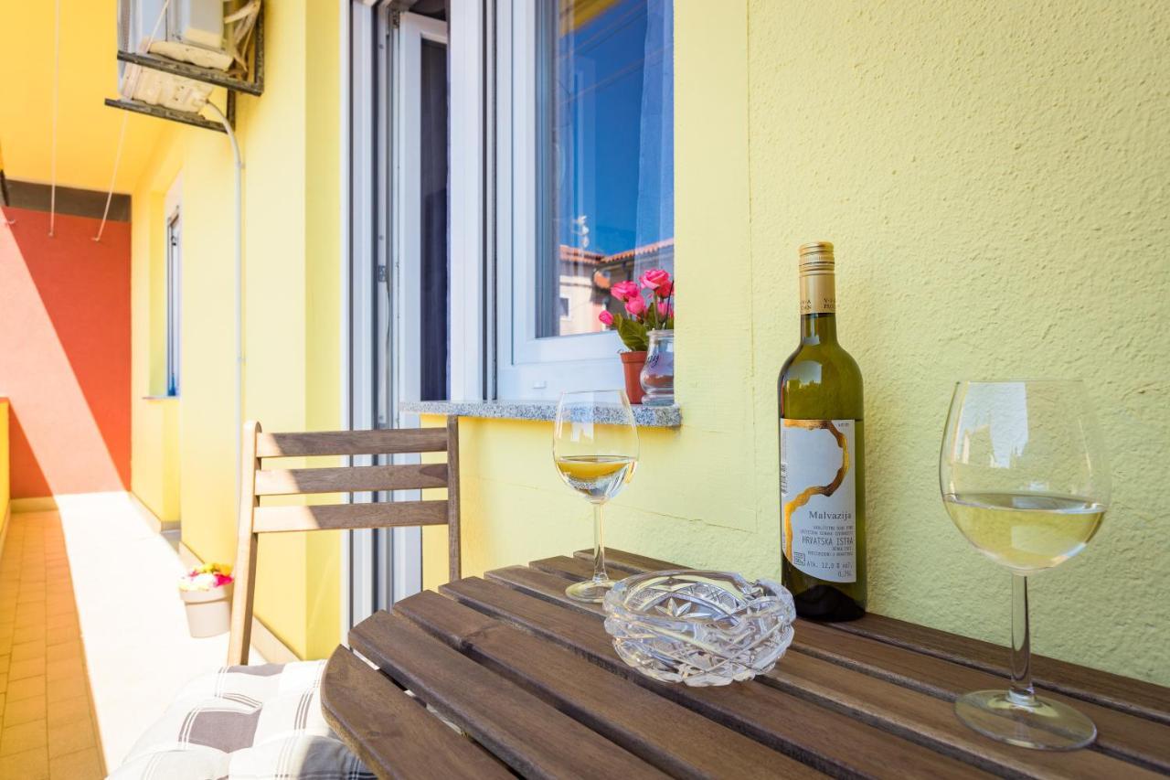 Sunny Apartment Ili Near Amfiteatar Pula Exterior foto